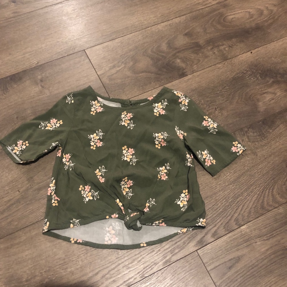 Old navy Toddler floral shirt!!